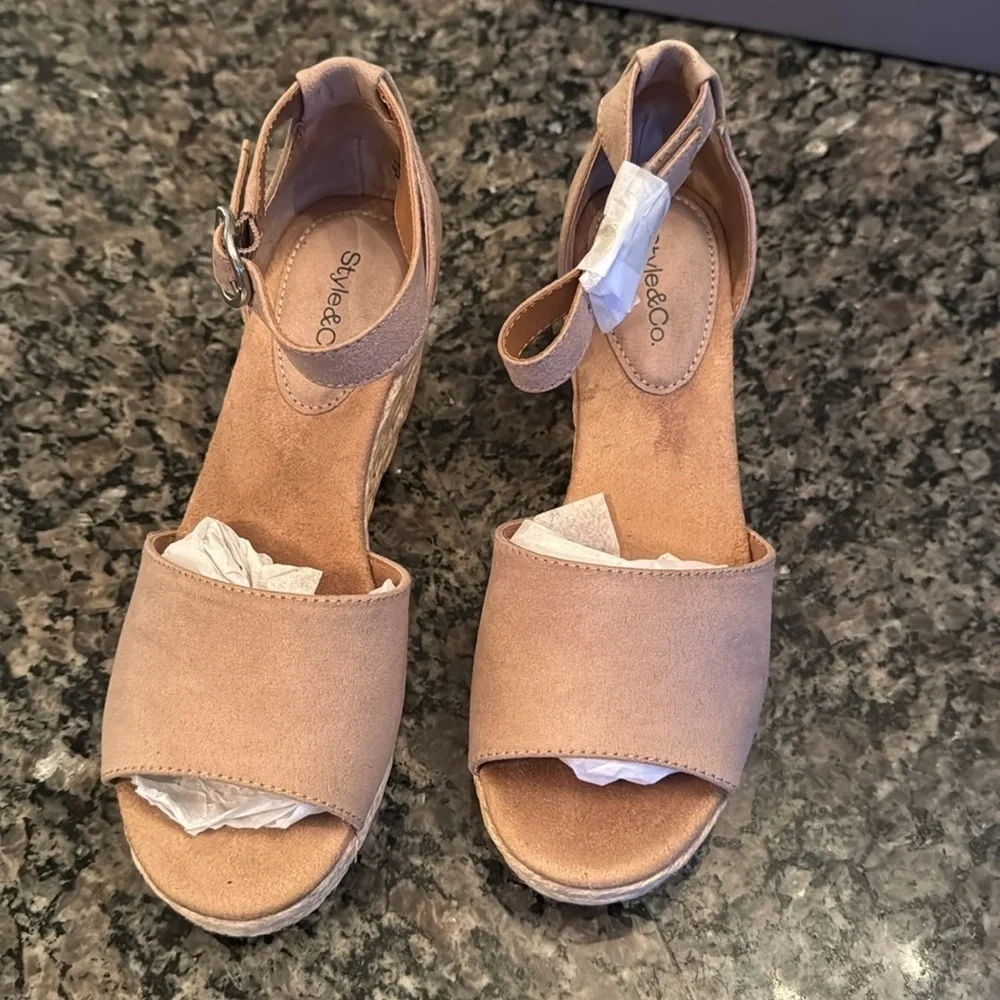 Style & Co seleeney light taupe espadrilles wedge open toe sandals NIB 9.5W